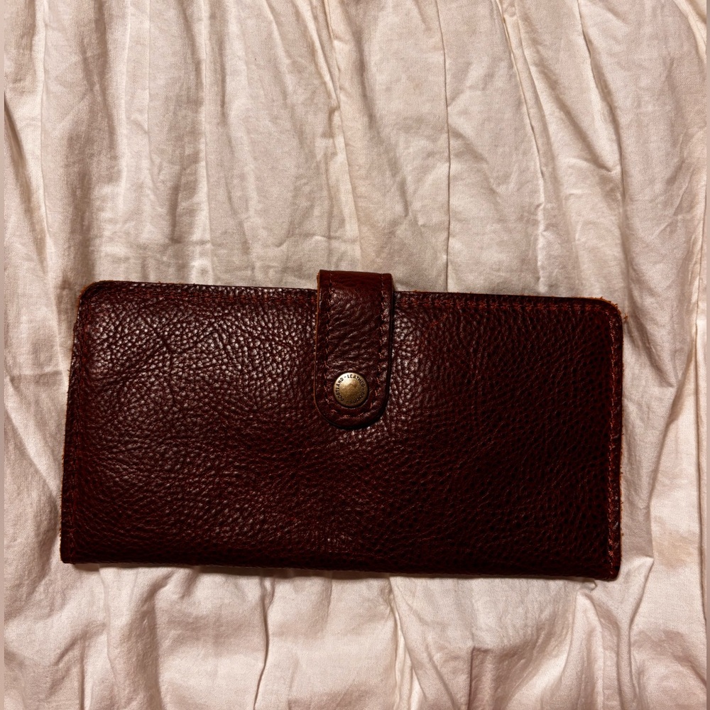 Beautiful Portland Leather Snap BiFold Wallet